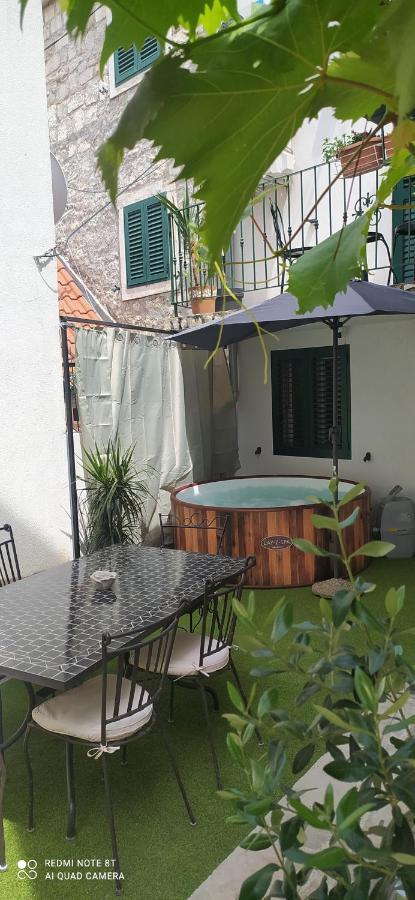 Villa Angie Old Town With Jacuzzi Split Exteriör bild